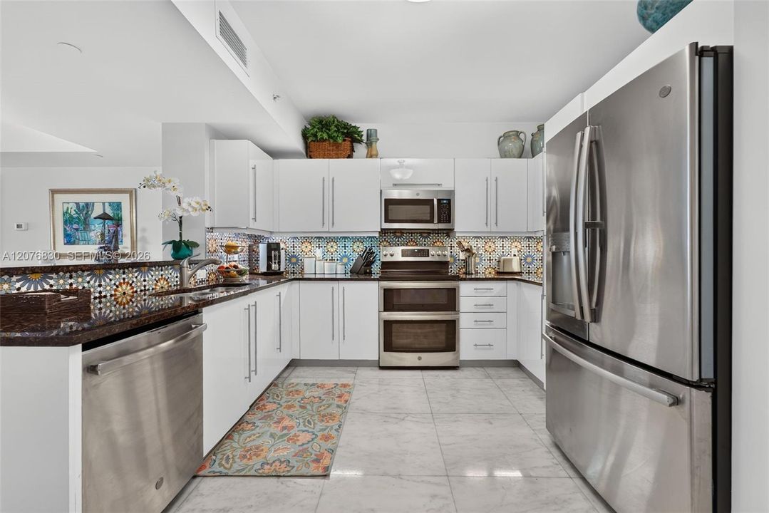 For Sale: $649,000 (2 beds, 2 baths, 1657 Square Feet)