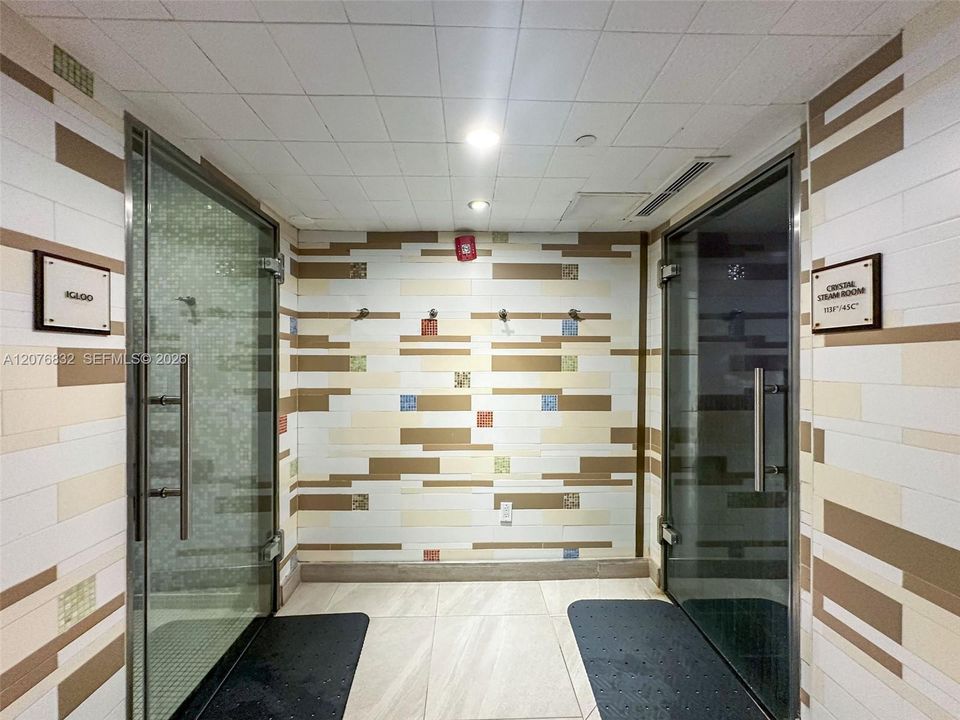 For Rent: $5,600 (1 beds, 1 baths, 920 Square Feet)