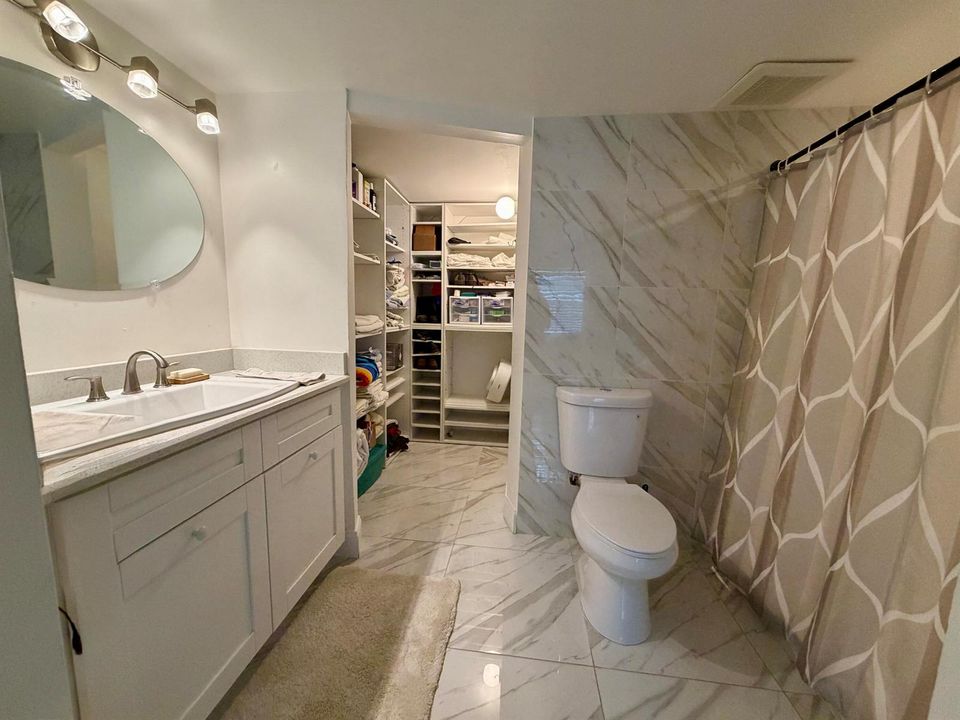 BR104 Main Bath