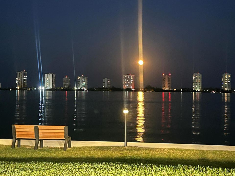 BR104 Intracoastal Night