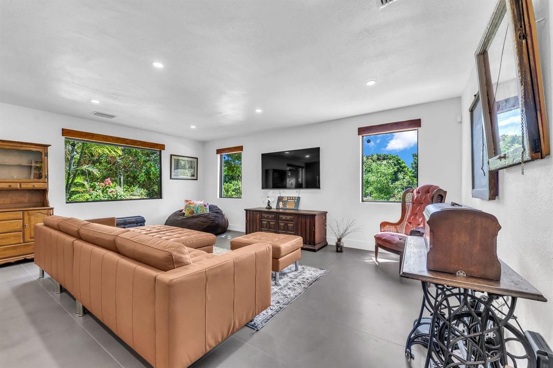 43-web-or-mls-DON03655