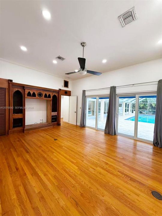 For Rent: $11,500 (4 beds, 4 baths, 2454 Square Feet)