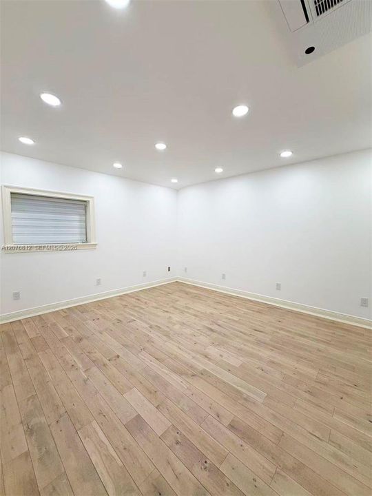 For Rent: $11,500 (4 beds, 4 baths, 2454 Square Feet)