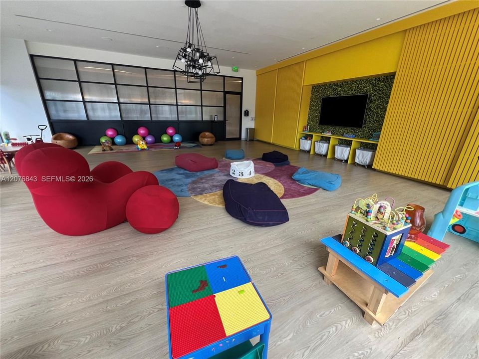 For Rent: $7,500 (3 beds, 3 baths, 1222 Square Feet)