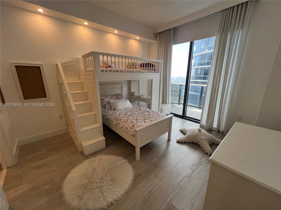 For Rent: $7,500 (3 beds, 3 baths, 1222 Square Feet)