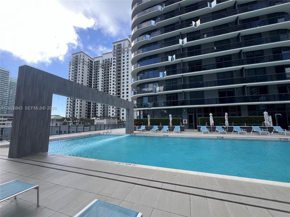 For Rent: $7,500 (3 beds, 3 baths, 1222 Square Feet)