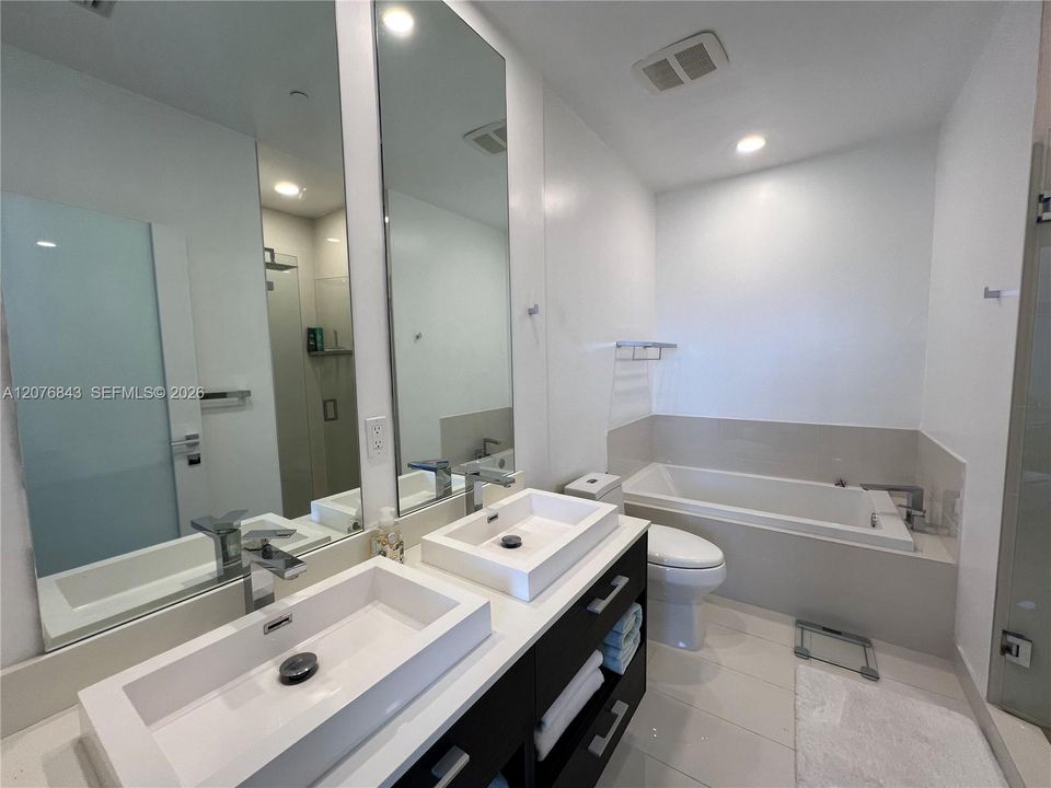 For Rent: $7,500 (3 beds, 3 baths, 1222 Square Feet)