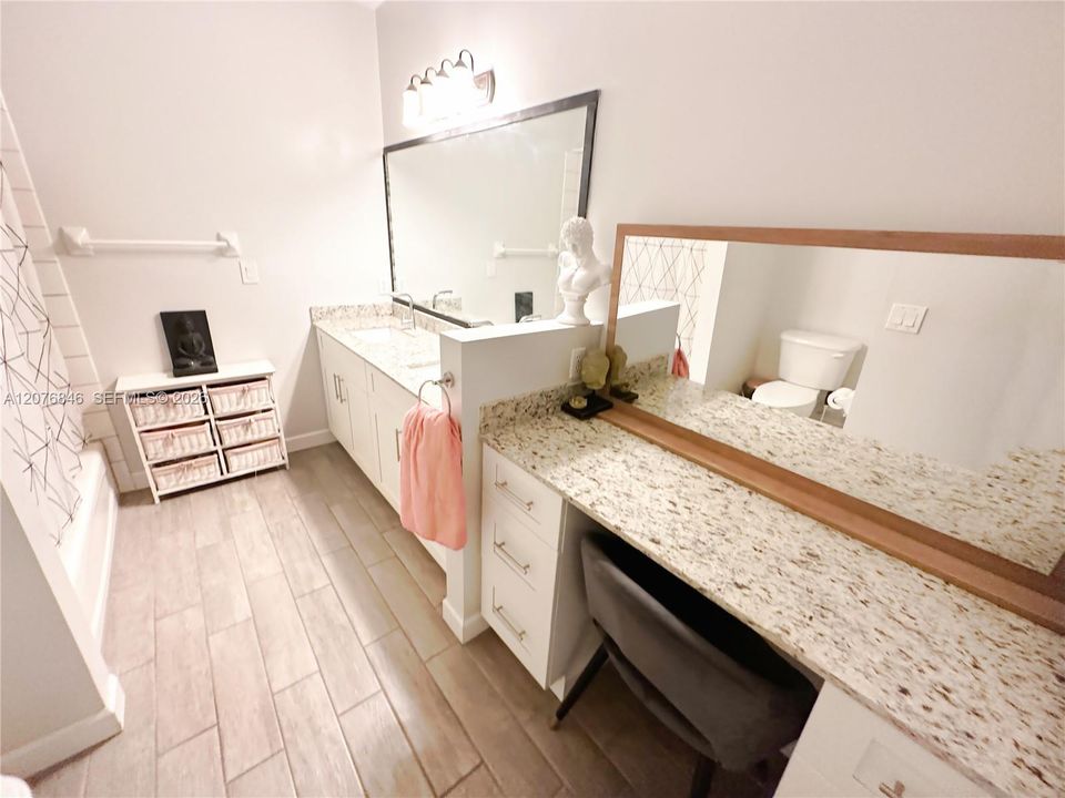 En Renta: $4,975 (5 camas, 3 baños, 3218 Pies cuadrados)