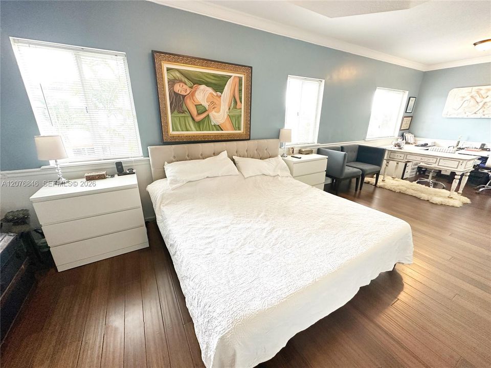 En Renta: $4,975 (5 camas, 3 baños, 3218 Pies cuadrados)