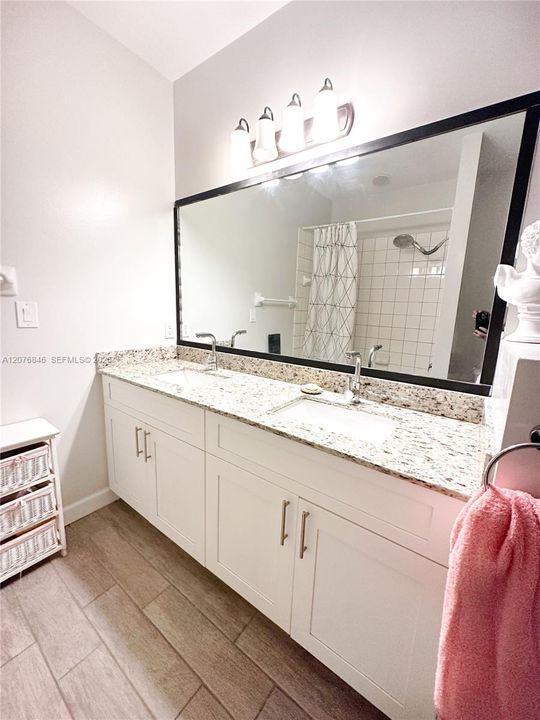 En Renta: $4,975 (5 camas, 3 baños, 3218 Pies cuadrados)