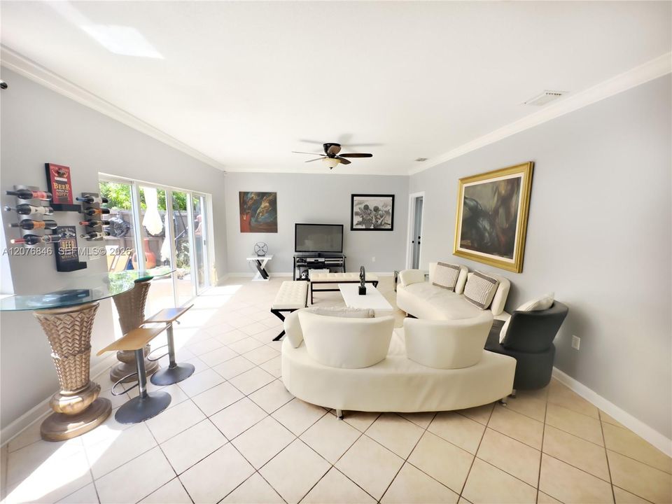En Renta: $4,975 (5 camas, 3 baños, 3218 Pies cuadrados)