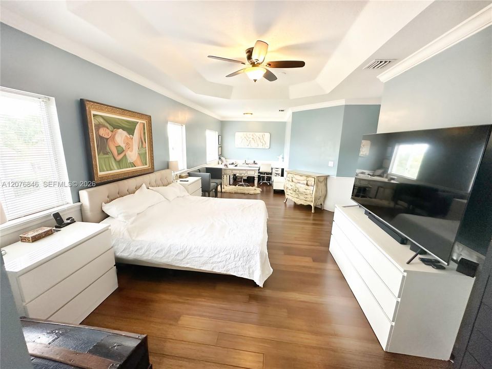 En Renta: $4,975 (5 camas, 3 baños, 3218 Pies cuadrados)