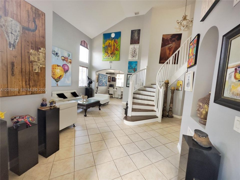 En Renta: $4,975 (5 camas, 3 baños, 3218 Pies cuadrados)