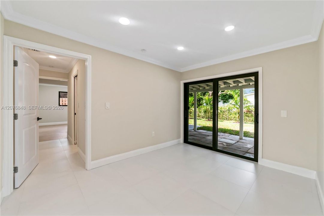 For Sale: $639,900 (5 beds, 3 baths, 1656 Square Feet)