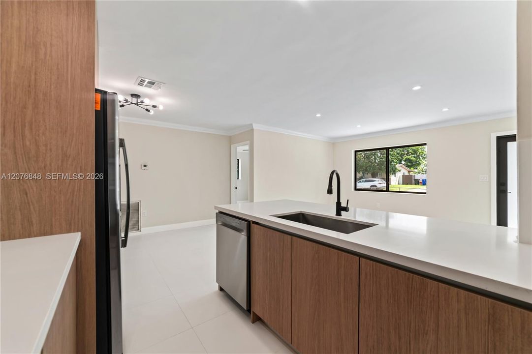 For Sale: $639,900 (5 beds, 3 baths, 1656 Square Feet)