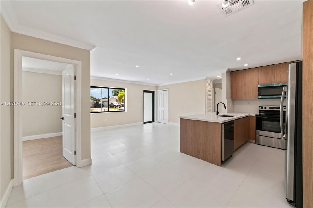 For Sale: $639,900 (5 beds, 3 baths, 1656 Square Feet)