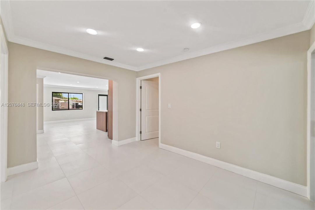 For Sale: $639,900 (5 beds, 3 baths, 1656 Square Feet)