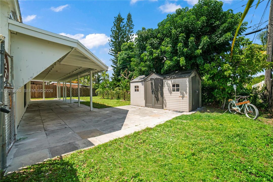 For Sale: $639,900 (5 beds, 3 baths, 1656 Square Feet)