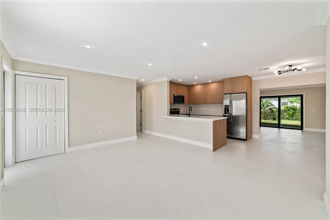 For Sale: $639,900 (5 beds, 3 baths, 1656 Square Feet)