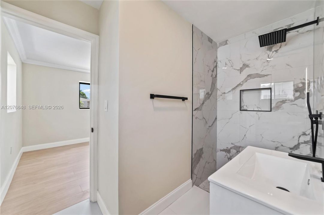 For Sale: $639,900 (5 beds, 3 baths, 1656 Square Feet)