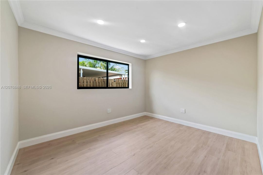 For Sale: $639,900 (5 beds, 3 baths, 1656 Square Feet)