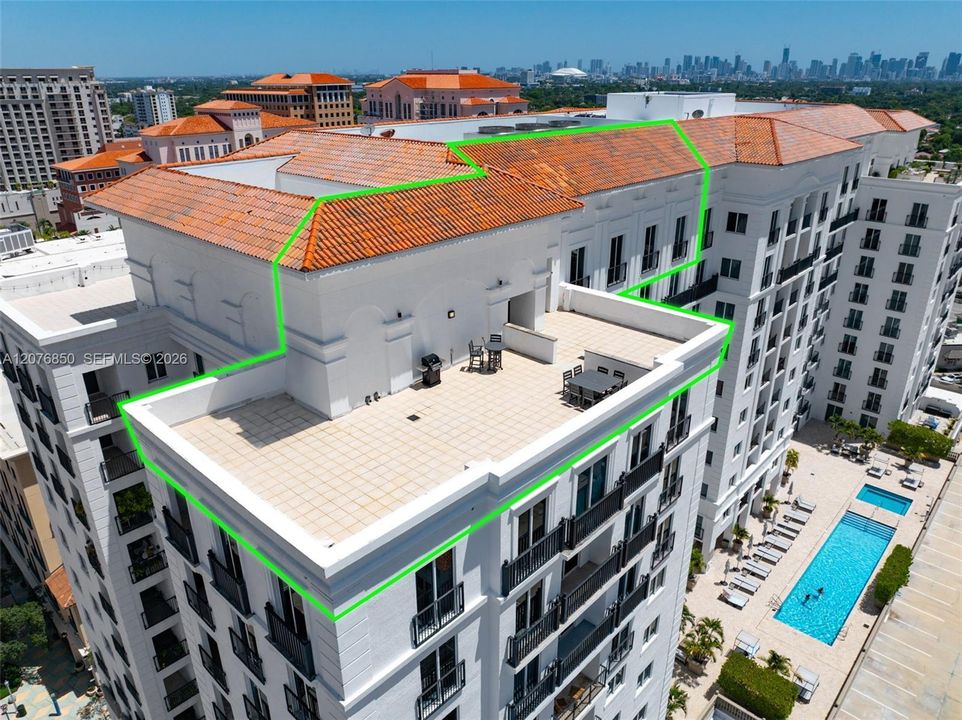 For Sale: $1,750,000 (3 beds, 2 baths, 1309 Square Feet)