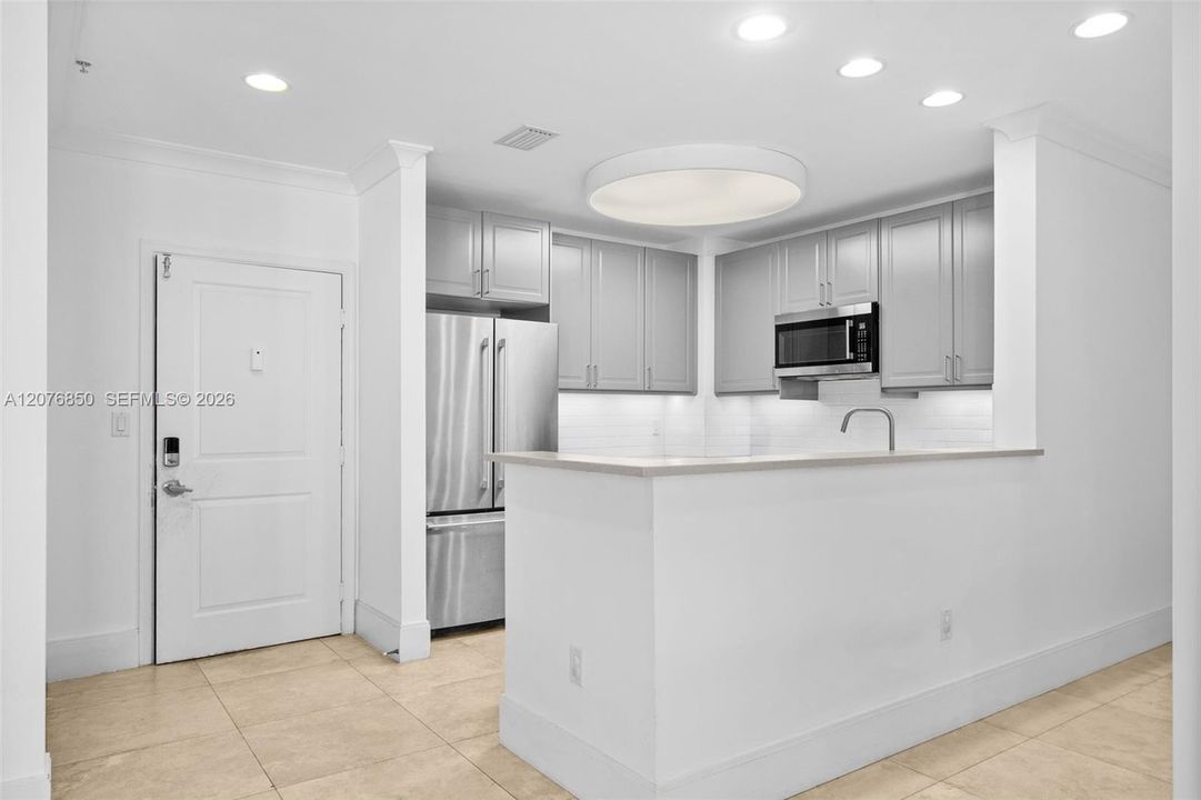 For Sale: $1,750,000 (3 beds, 2 baths, 1309 Square Feet)