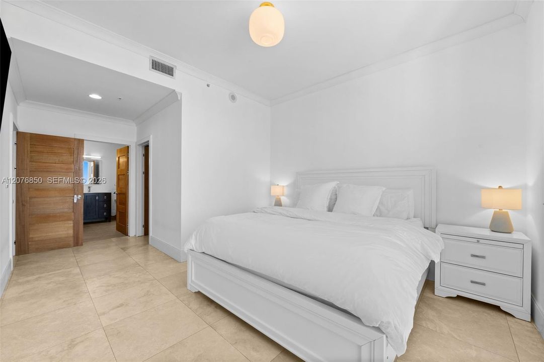 For Sale: $1,750,000 (3 beds, 2 baths, 1309 Square Feet)