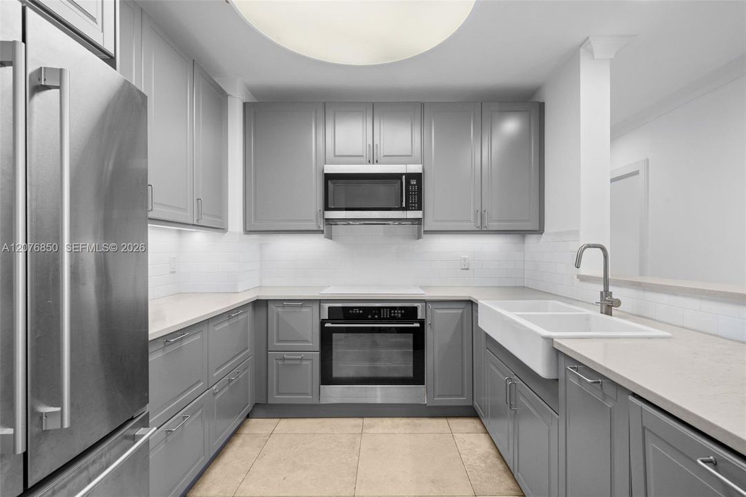 For Sale: $1,750,000 (3 beds, 2 baths, 1309 Square Feet)