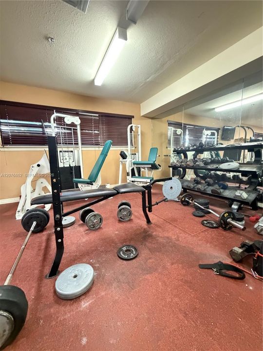 For Sale: $220,000 (2 beds, 2 baths, 1100 Square Feet)
