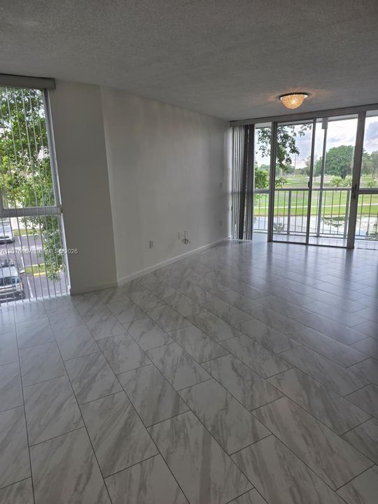 En Venta: $215,000 (1 camas, 1 baños, 695 Pies cuadrados)