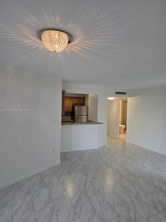 En Venta: $215,000 (1 camas, 1 baños, 695 Pies cuadrados)