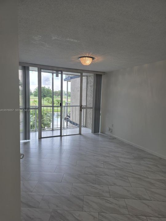 En Venta: $215,000 (1 camas, 1 baños, 695 Pies cuadrados)