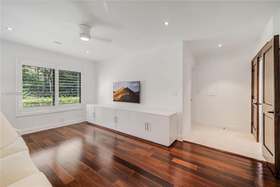 For Rent: $39,500 (5 beds, 5 baths, 5344 Square Feet)