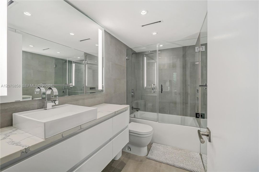 For Rent: $39,500 (5 beds, 5 baths, 5344 Square Feet)
