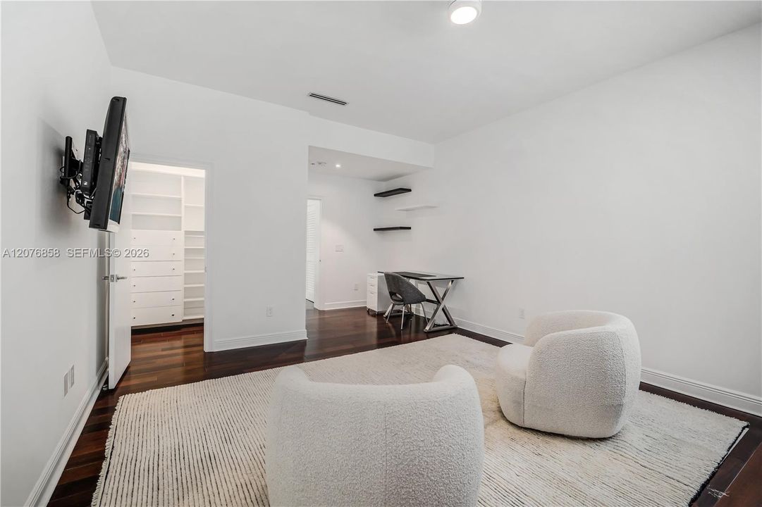 For Rent: $39,500 (5 beds, 5 baths, 5344 Square Feet)