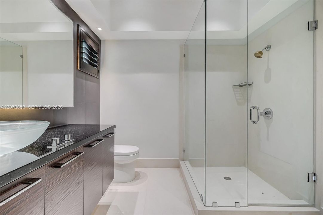 For Rent: $39,500 (5 beds, 5 baths, 5344 Square Feet)