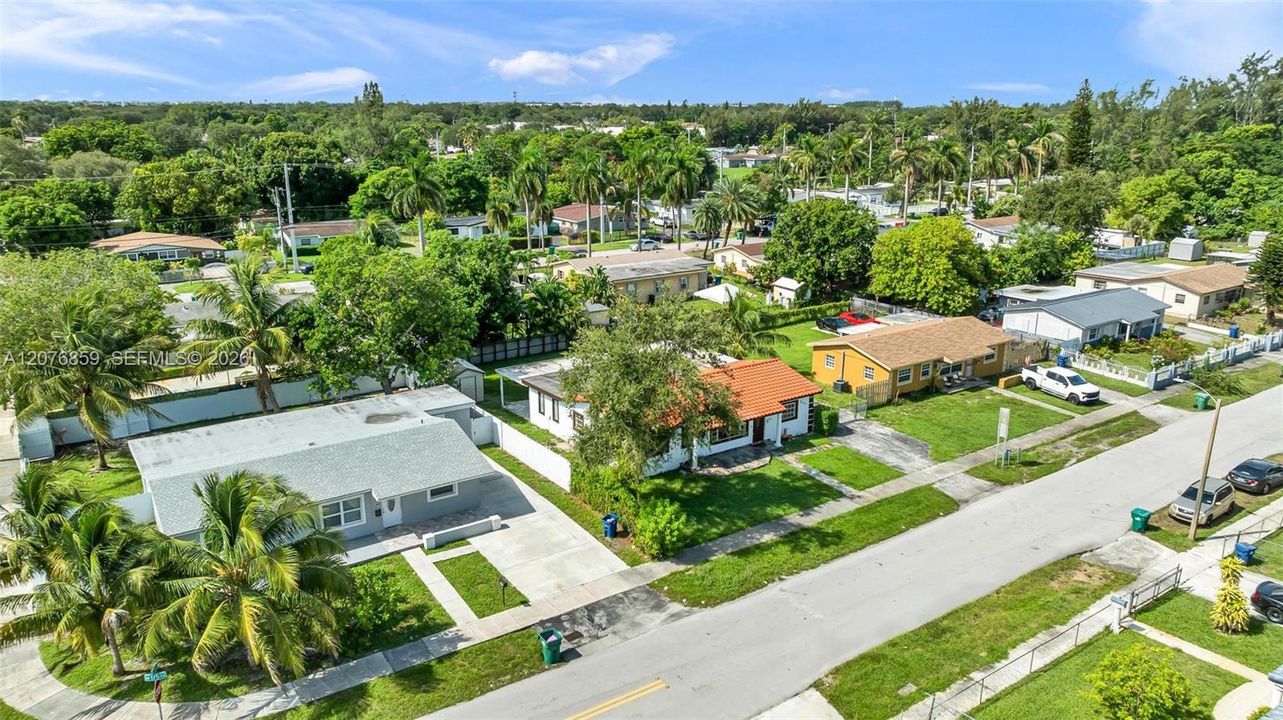 For Rent: $3,500 (4 beds, 2 baths, 1682 Square Feet)