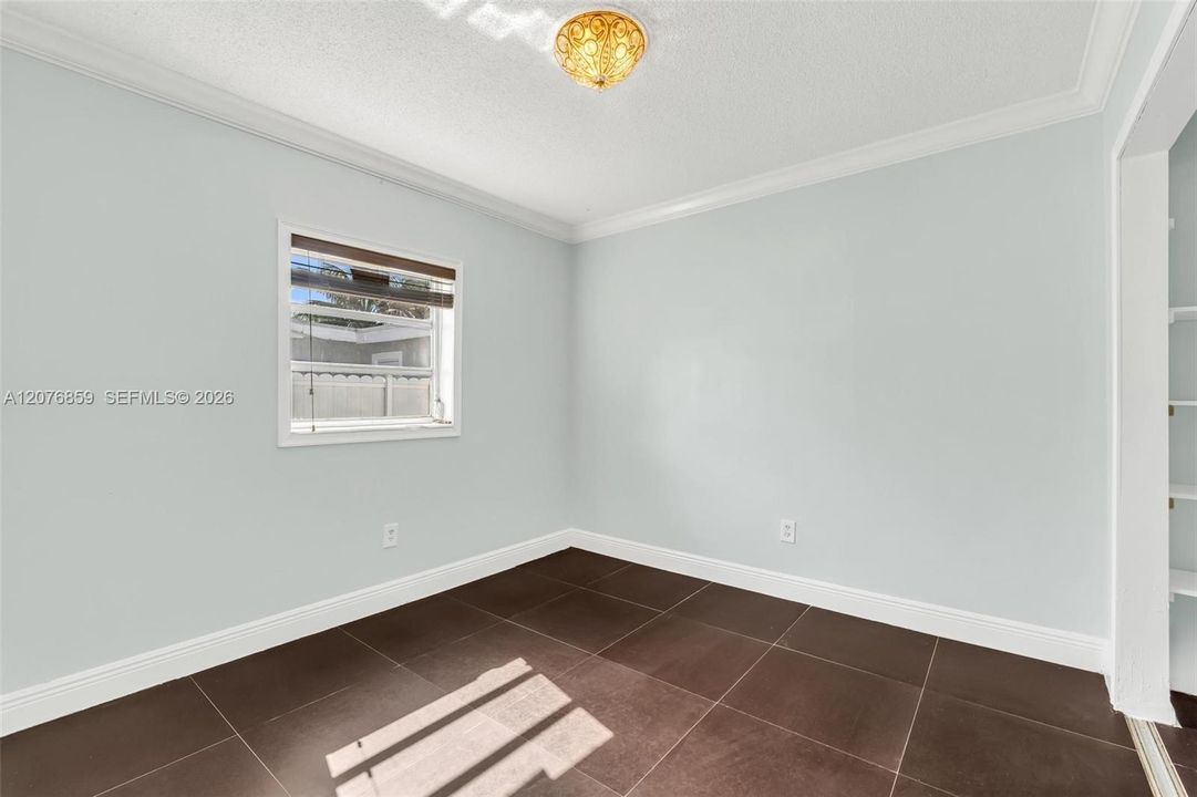 For Rent: $3,500 (4 beds, 2 baths, 1682 Square Feet)