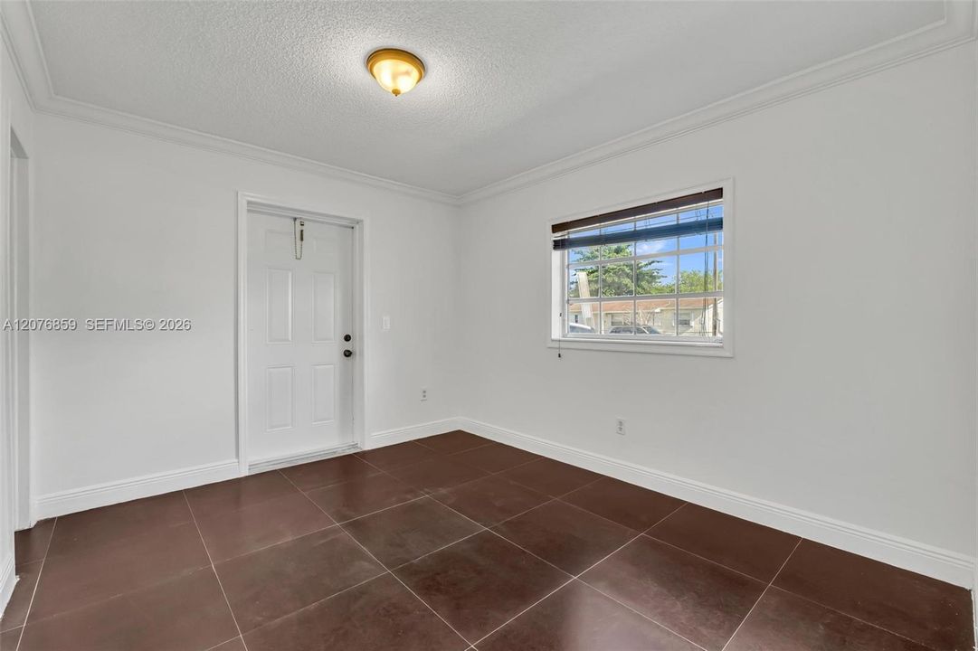 For Rent: $3,500 (4 beds, 2 baths, 1682 Square Feet)