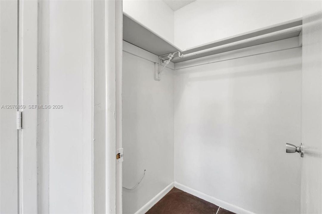 For Rent: $3,500 (4 beds, 2 baths, 1682 Square Feet)