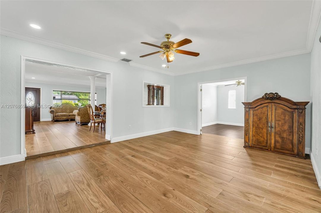 For Rent: $3,500 (4 beds, 2 baths, 1682 Square Feet)