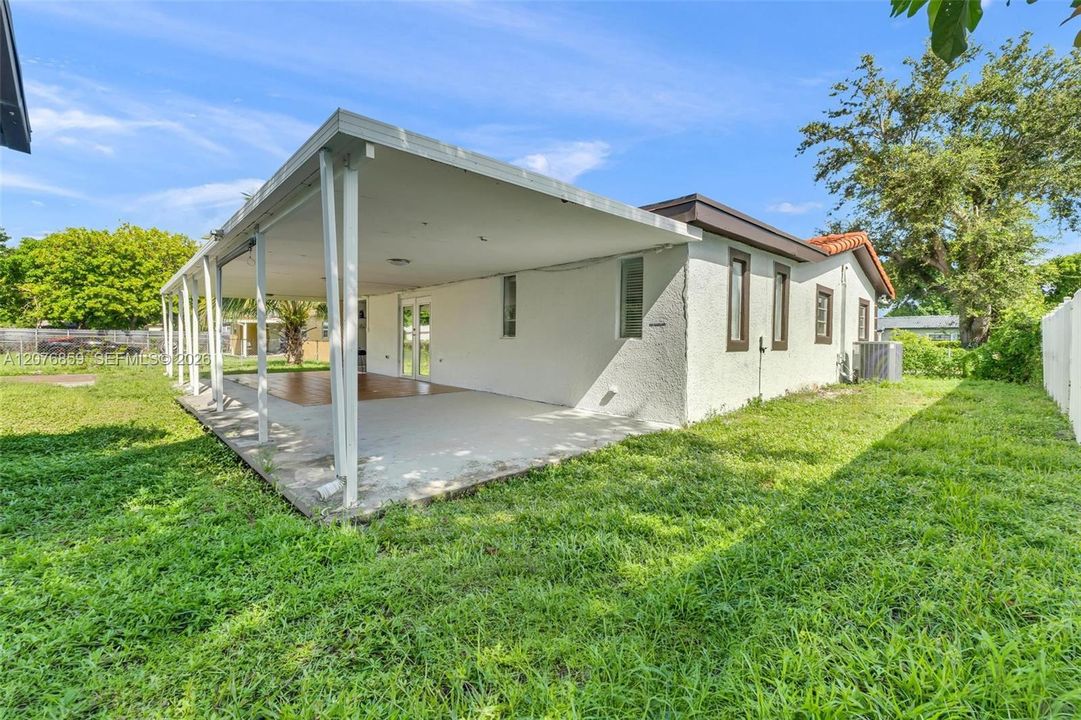 For Rent: $3,500 (4 beds, 2 baths, 1682 Square Feet)