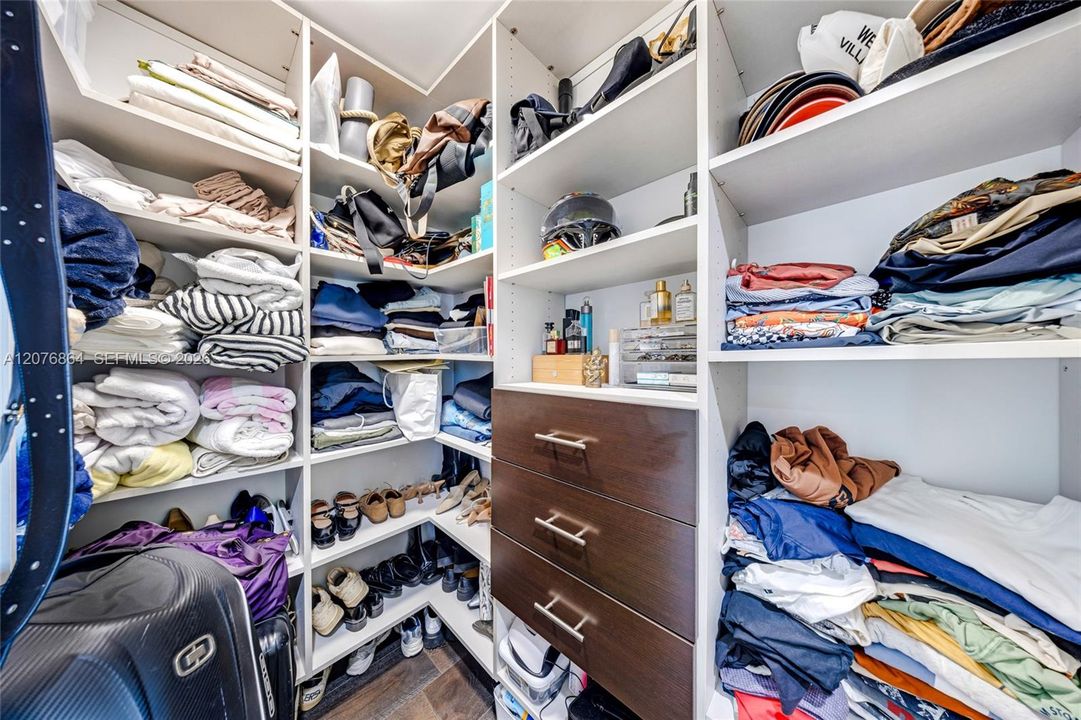 В аренду: $4,500 (2 спален, 2 ванн, 1354 Квадратных фут)