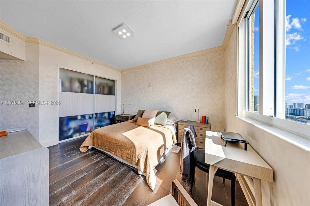 В аренду: $4,500 (2 спален, 2 ванн, 1354 Квадратных фут)