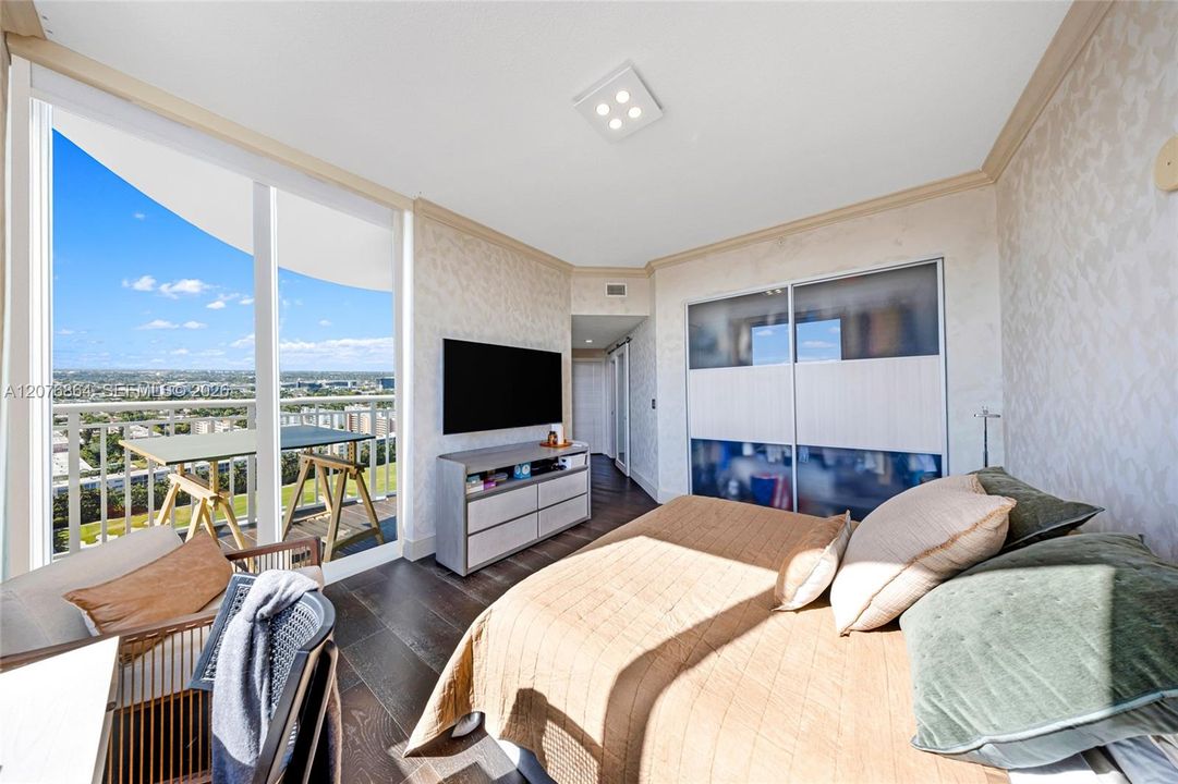 В аренду: $4,500 (2 спален, 2 ванн, 1354 Квадратных фут)