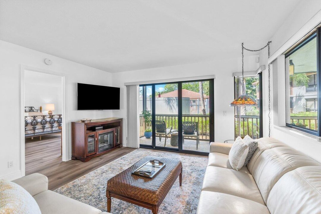 009-401BrackenWoodLaneSouth-PalmBeachGar