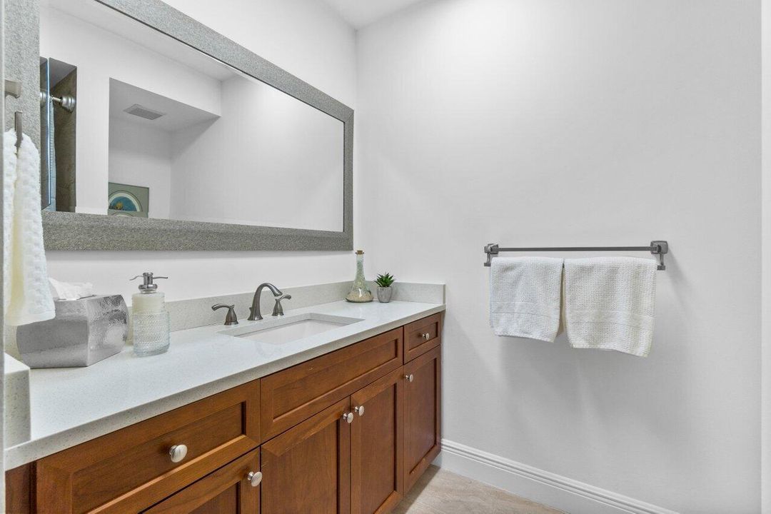 024-401BrackenWoodLaneSouth-PalmBeachGar