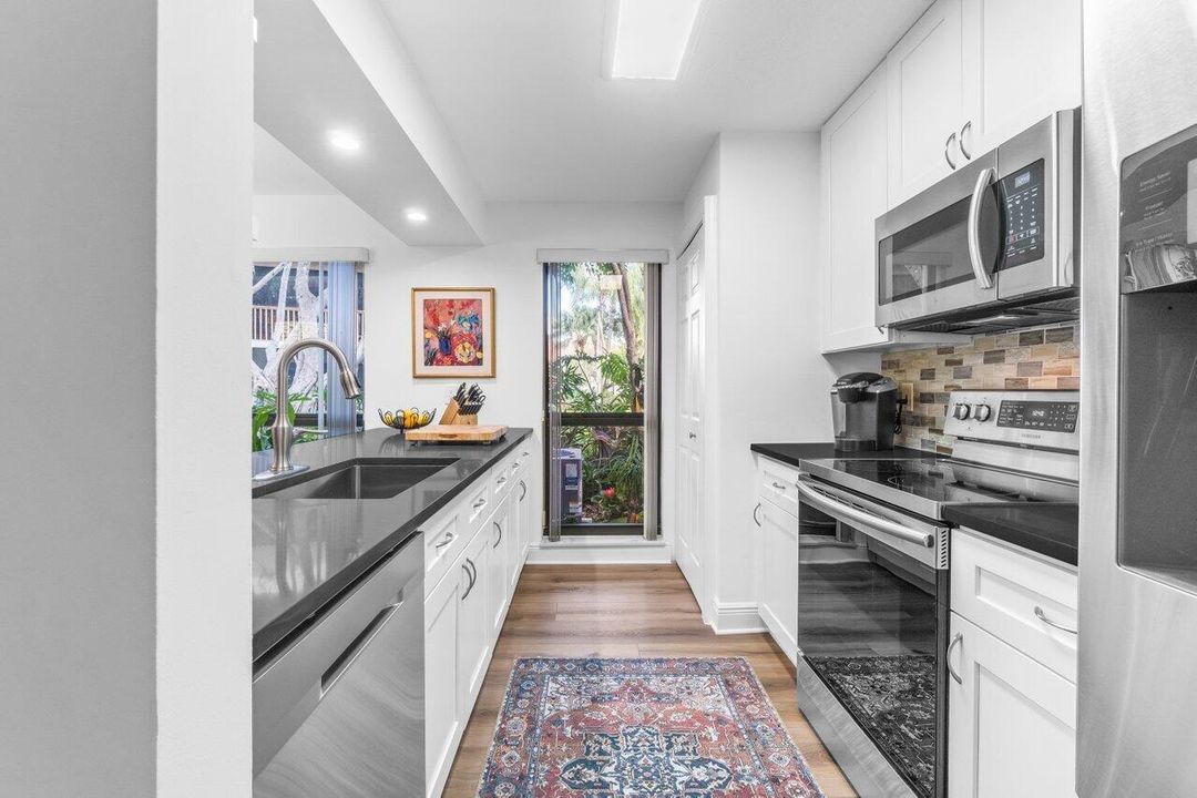 017-401BrackenWoodLaneSouth-PalmBeachGar