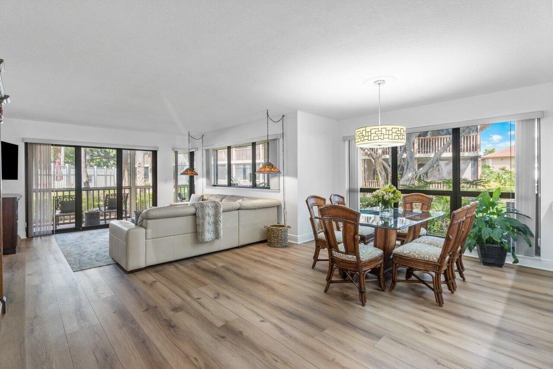 010-401BrackenWoodLaneSouth-PalmBeachGar
